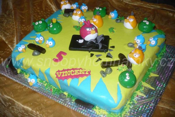 angry-birds-4-2A04B1B2D-D7CF-02E6-F9DF-4CD27071D438.jpg
