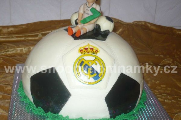 kopacak-real-madrid-15CF00A26-6E3E-48DC-6232-37203DFD075B.jpg